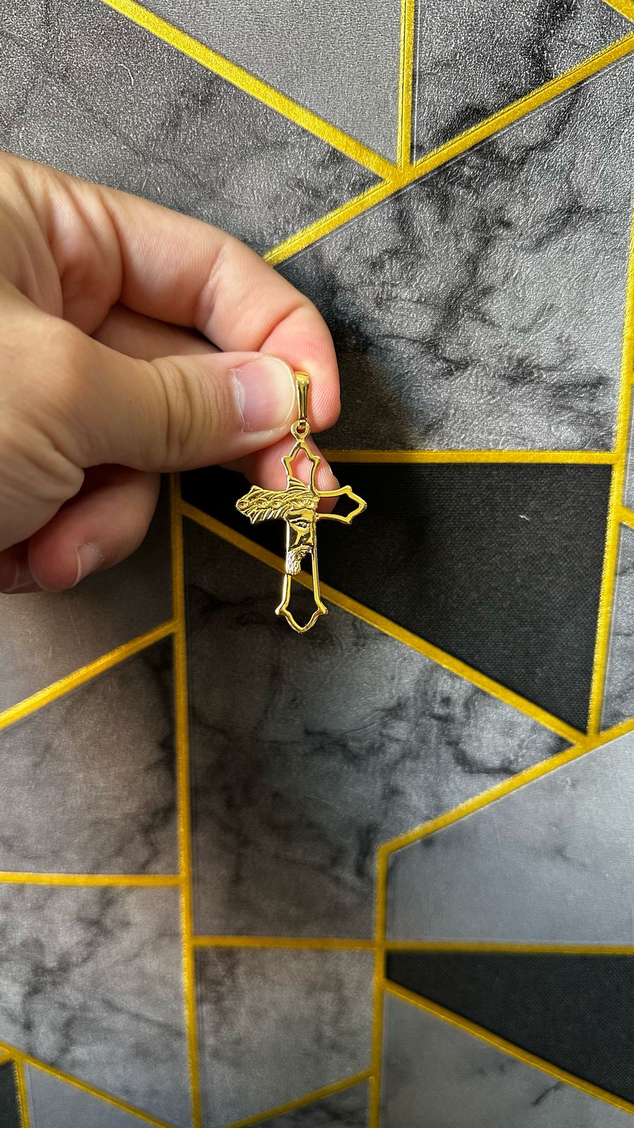 PINGENTE CRUCIFIXO VITORIANO VAZADO
