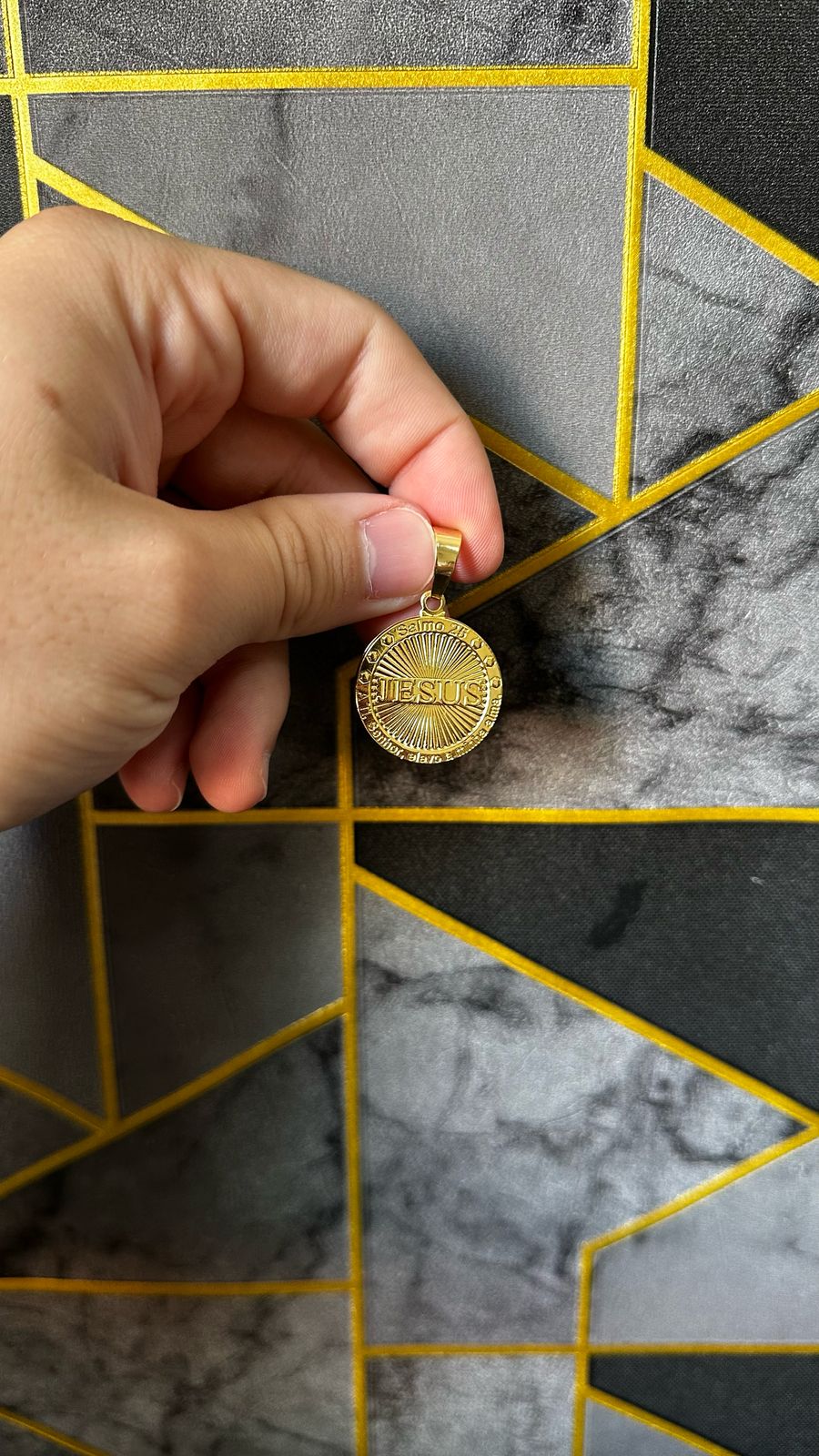PINGENTE JESUS SALMO 25 MEDALHA