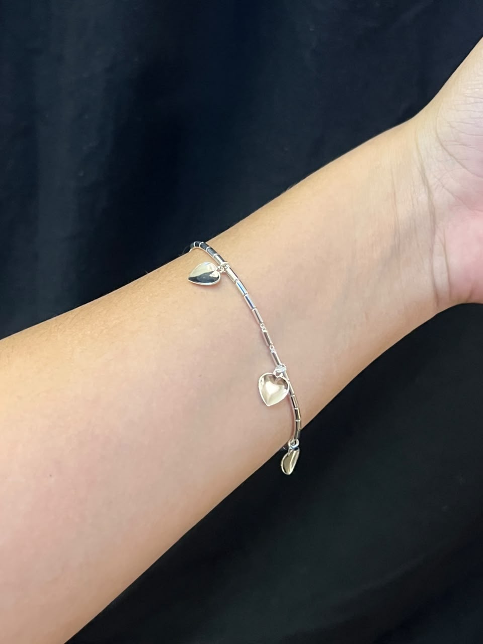 PULSEIRA LISA CORAÇÕES + EXTENSOR BANHADA PRATA - 2