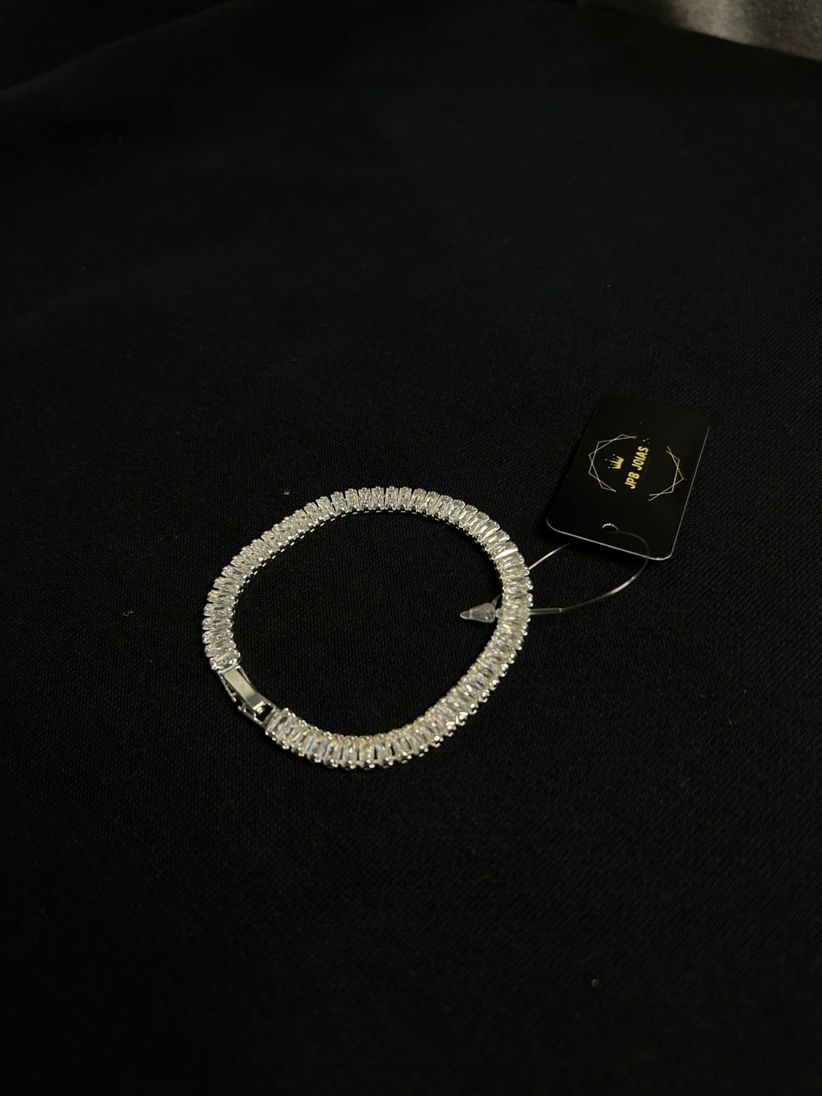 PULSEIRA BANHADA PRATA RIVIERA QUADRADA