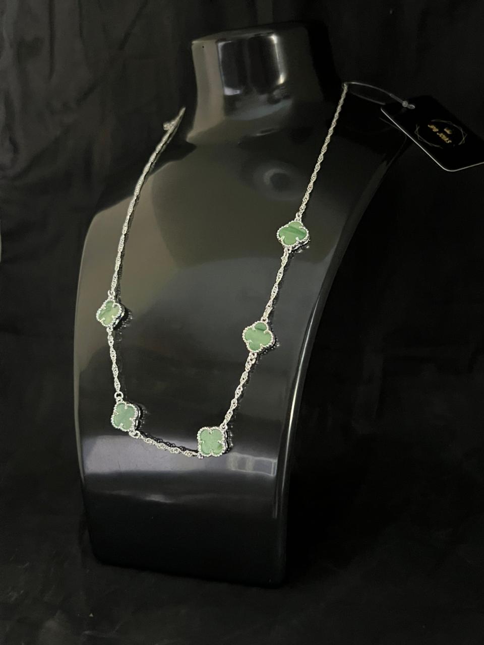 COLAR NÓ BAIANO TREVO VERDE BANHADA PRATA