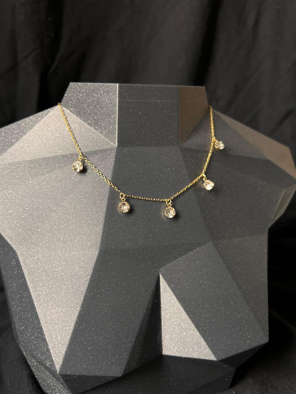 CORRENTE CADEADO 1MM FINO + PINGENTES PERÓLA COM EXTENSOR